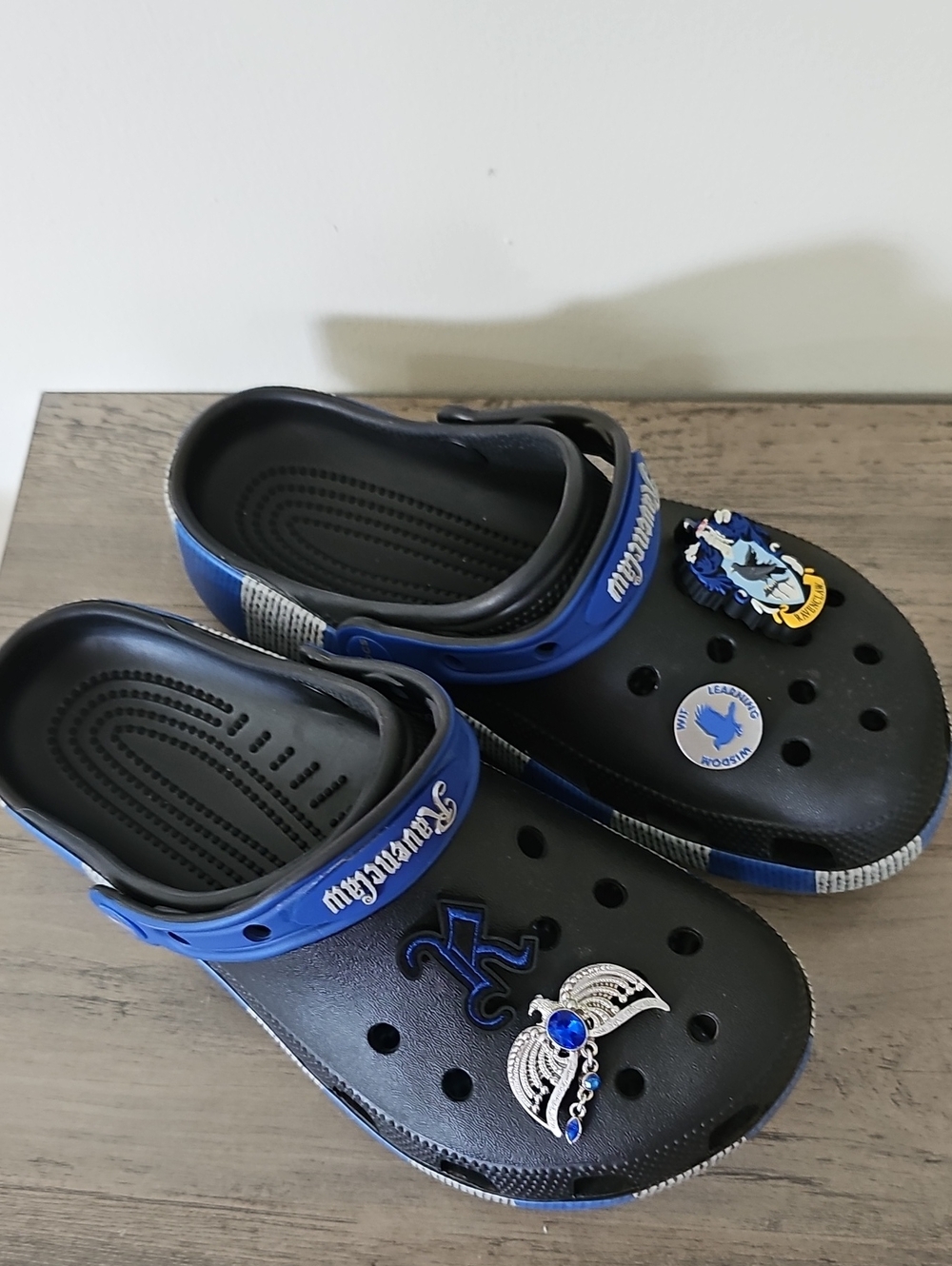 Harry Potter Crocs Ravenclaw design with jibbitz Size women’s 8 Men’s 6